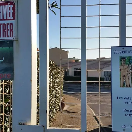 Apartment En Naturiste En Bord De *